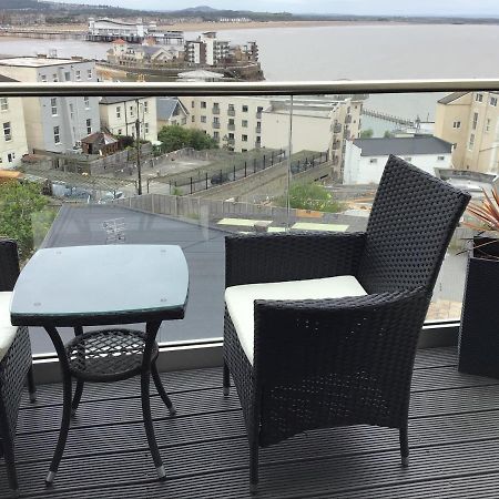 Modern Apartment With Stunning Sea View 웨스턴슈퍼매어 외부 사진